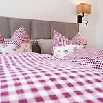 Panoramahof Bergglueck Апартаменты